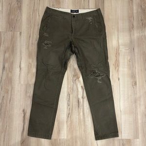 Abercrombie & Fitch chinos in olive green size men’s 33x32 athletic slim